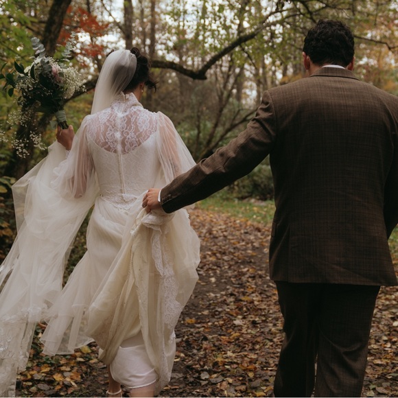 Vintage wedding gown - Picture 3 of 8